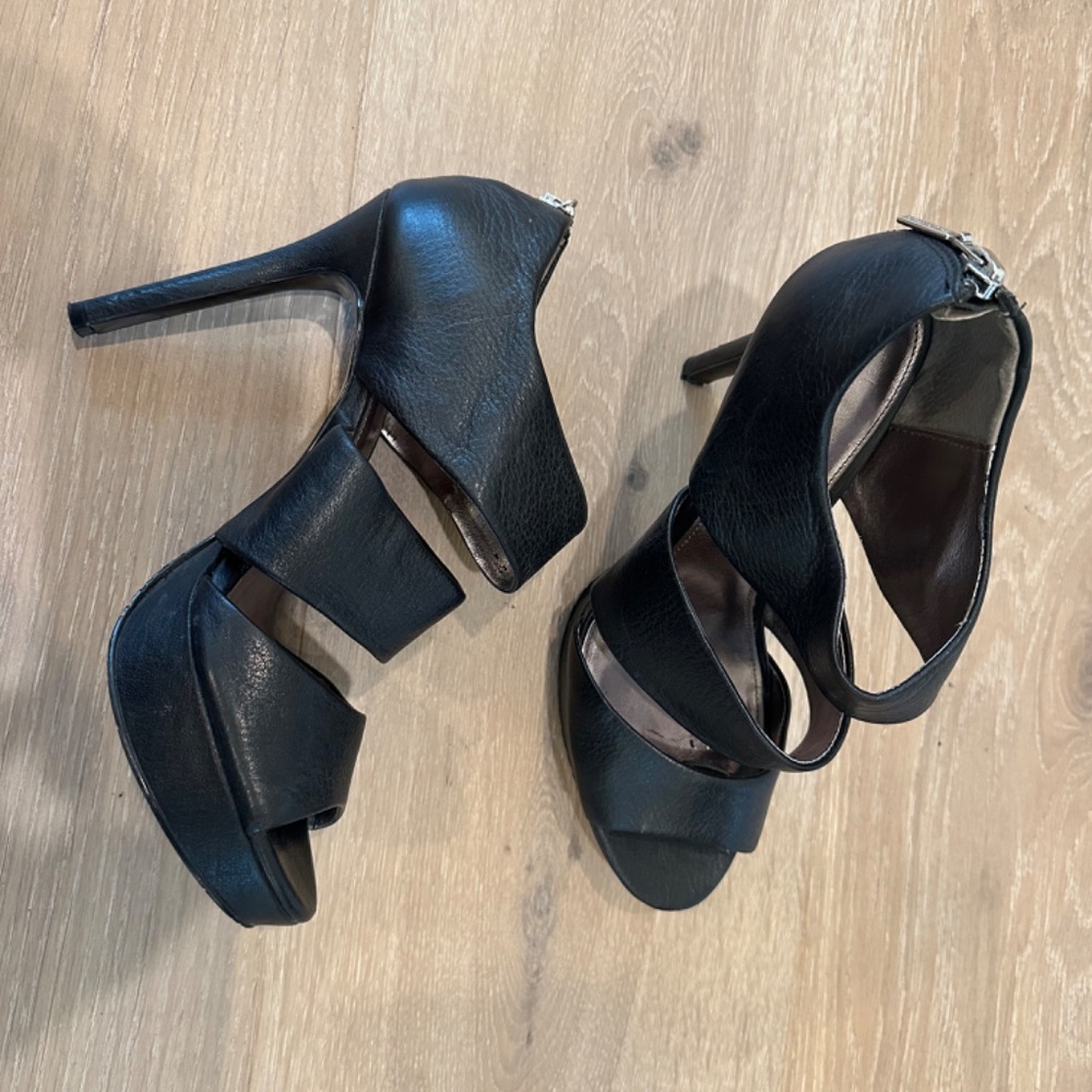 Calvin Klein black leather high heel platform shoes - size 8 - Picture 5 of 9